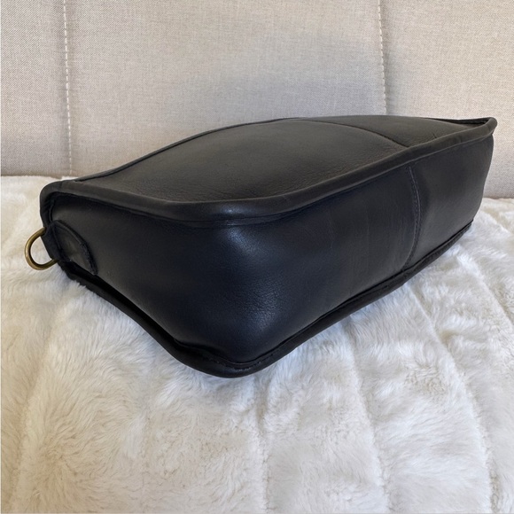 VINTAGE COACH Black Leather Companion Shoulder / Crossbody Bag Made In USA - Picture 12 of 16